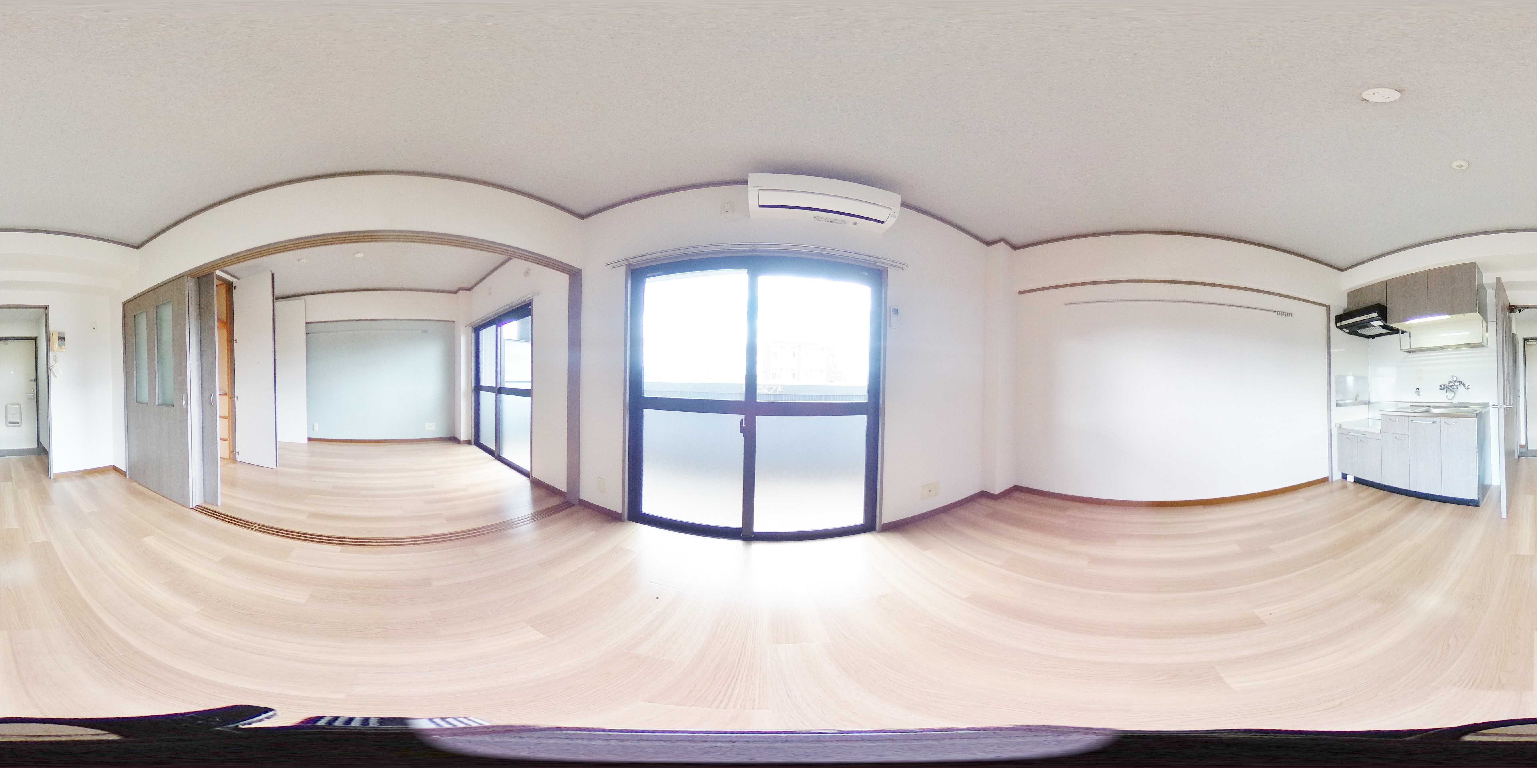 ロイヤルセンターＢＬＤ リビング