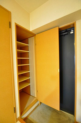 木下鉱産ビルⅡ 玄関