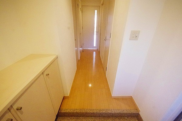 ルピナス守恒 玄関