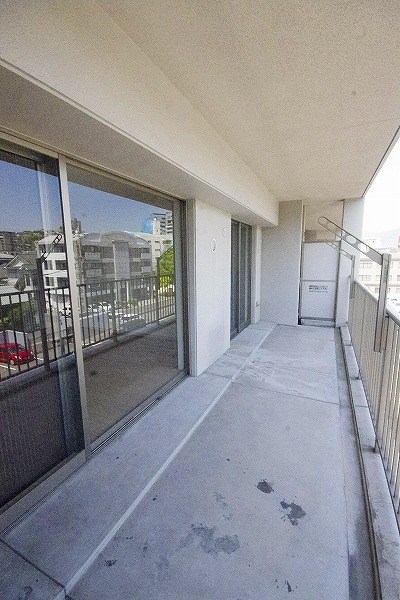 ルピナス守恒 ベランダ