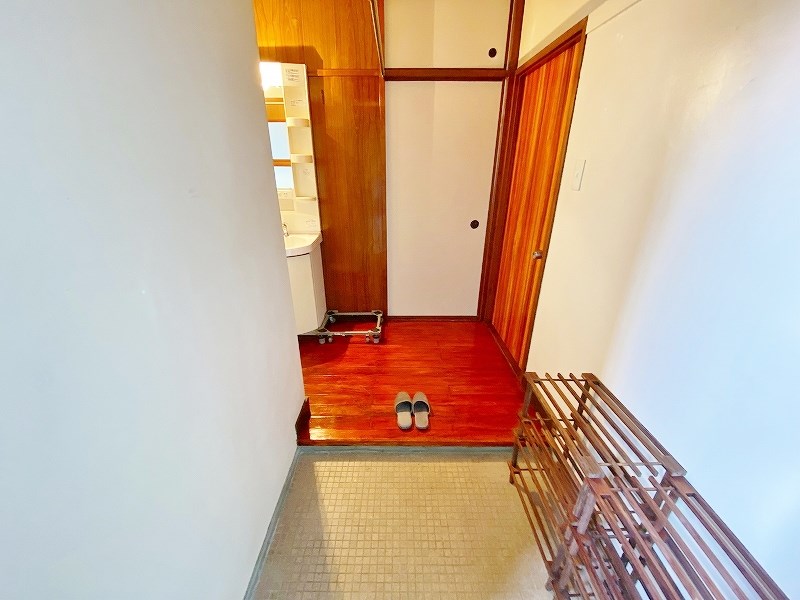 オベリスク常岡 玄関