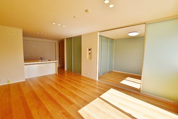 シャーメゾン優蒼の杜　壱番館 リビング