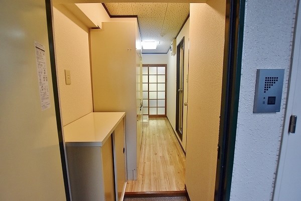 ギャラン片野  玄関