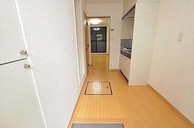 ミラノアパートメントコムラⅡ  玄関