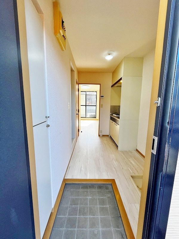 ミラノアパートメントコムラⅡ  玄関