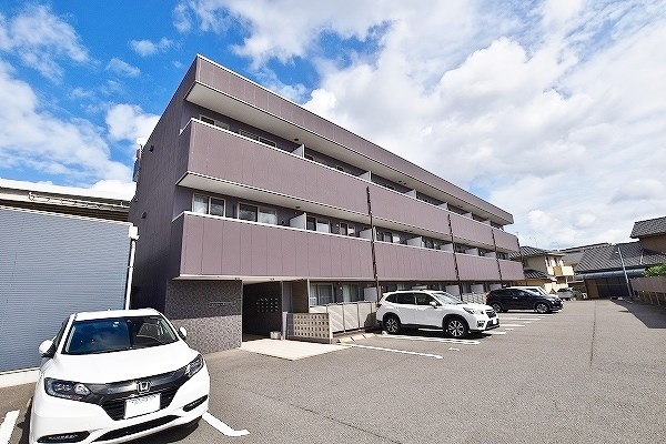 コンフォールパピヨン  302号室 外観