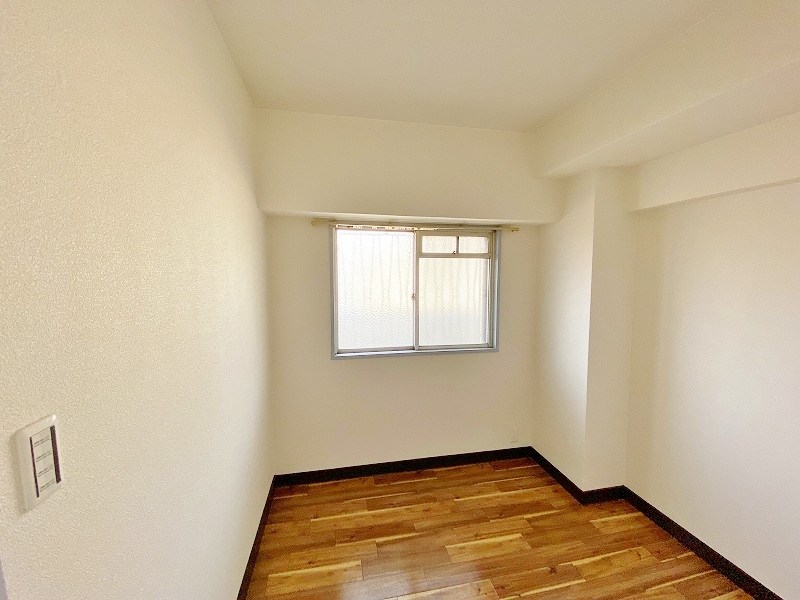 第８岡部ビル ベッドルーム