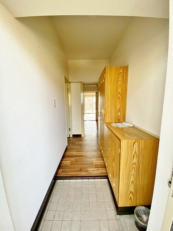 第８岡部ビル 玄関