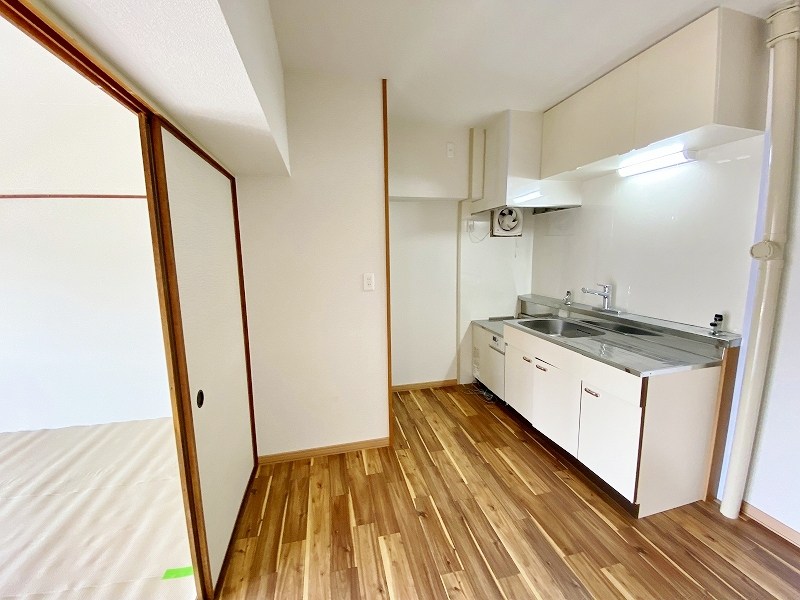 第８岡部ビル リビング