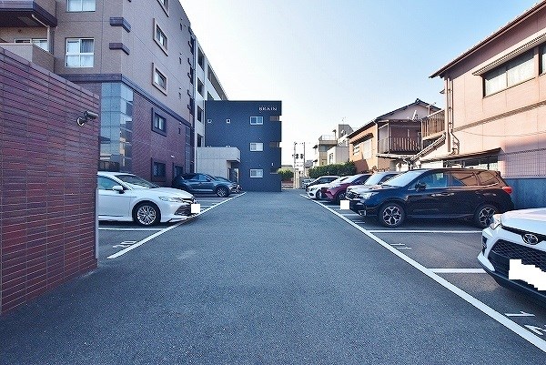 飛幡ブレイン 駐車場