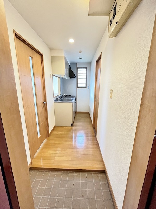 マーベラス下到津   玄関