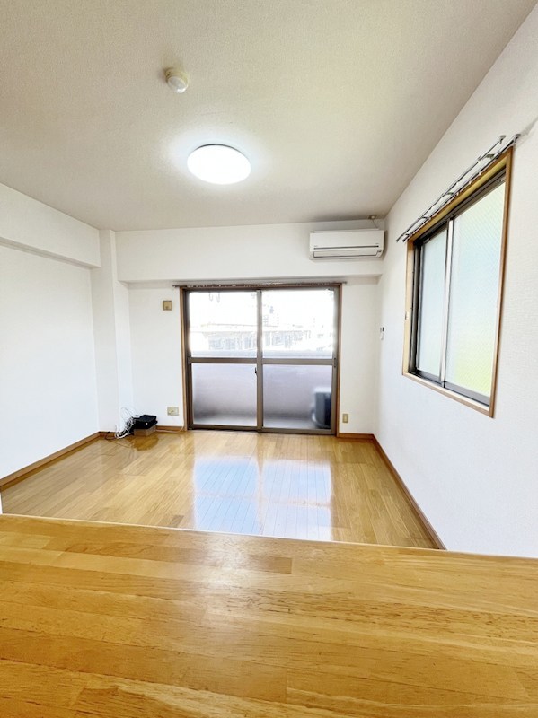 マーベラス下到津   リビング