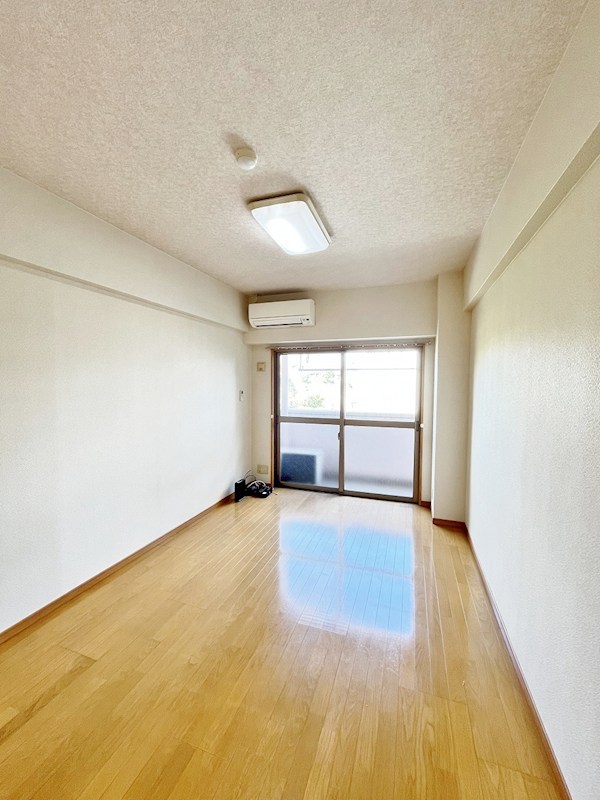 マーベラス下到津   リビング