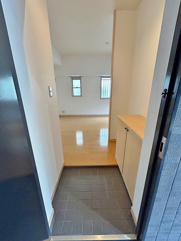 RUHIGER PLATZ（ルイジャープラッツ） 玄関