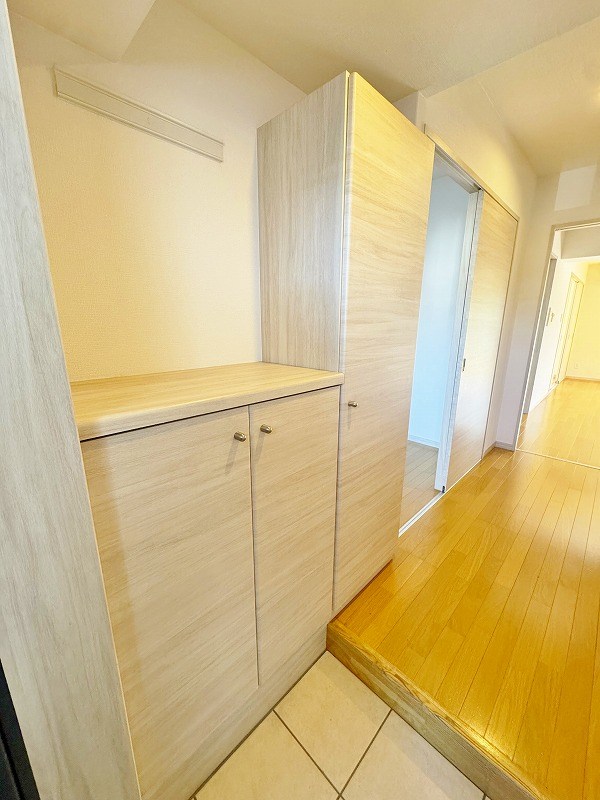 フローラ菜園場 玄関