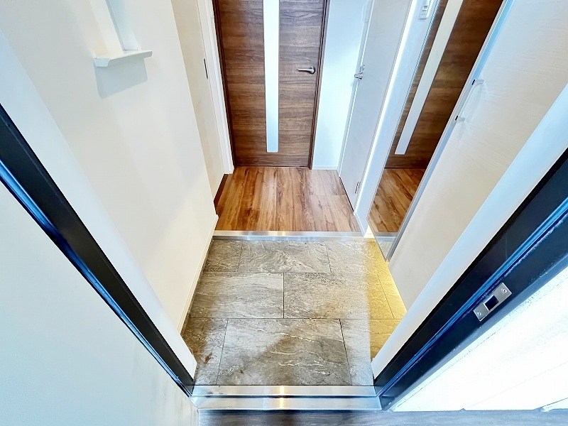 グレース上富野 玄関