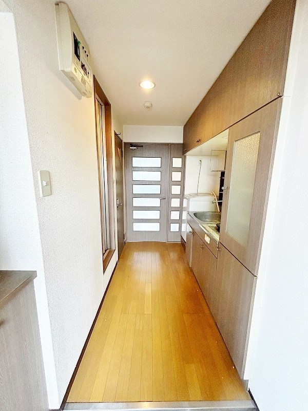 アヴィニール清水 玄関