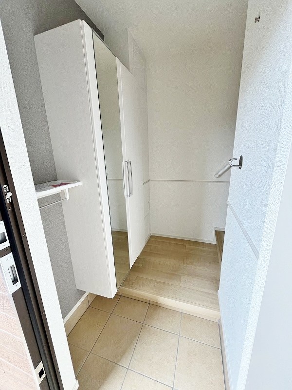 グローリア・ヒデ　A棟 玄関