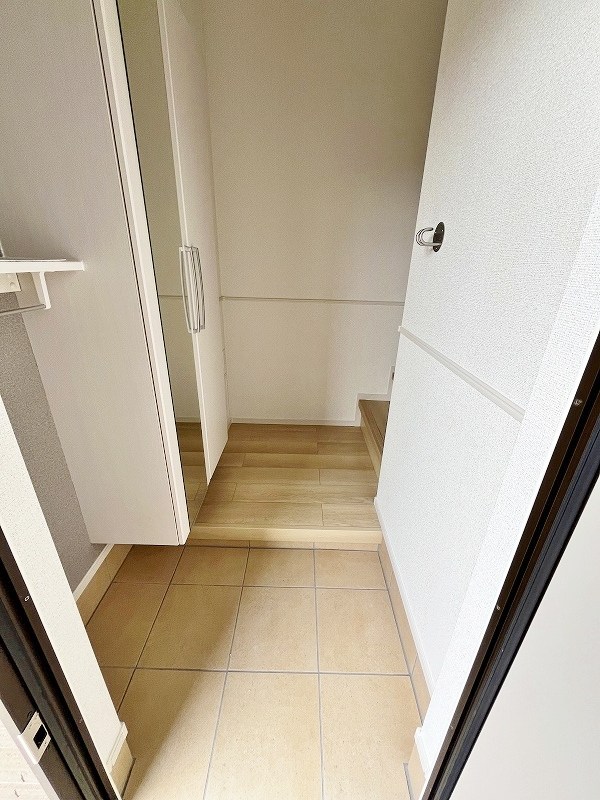 グローリア・ヒデ　A棟 玄関