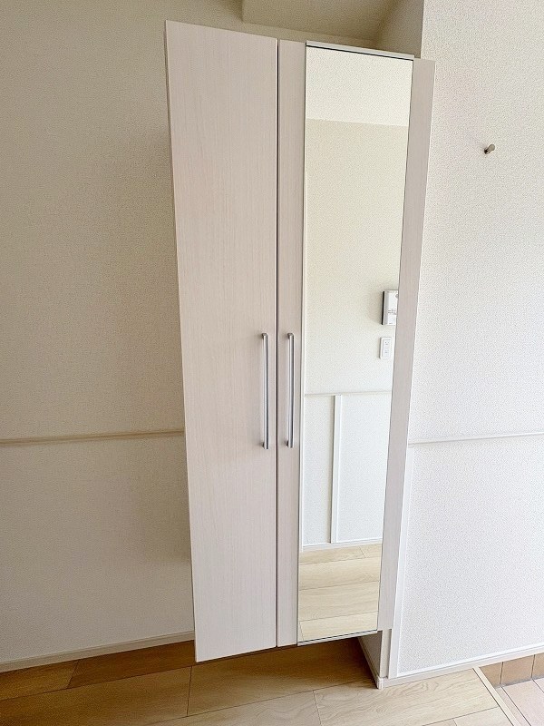 グローリア・ヒデ　B棟 玄関