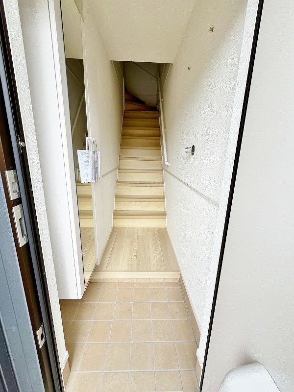 グローリア・ヒデ　B棟 玄関