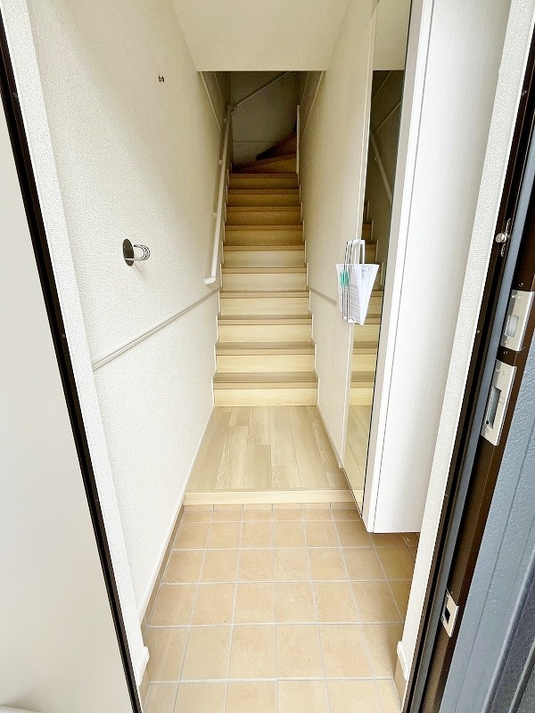 グローリア・ヒデ　B棟 玄関