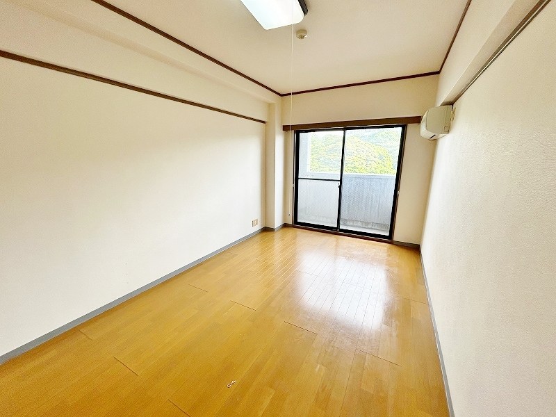 アヴィニール清水 ベッドルーム