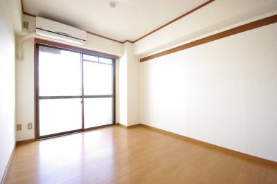 プレアール南小倉 リビング