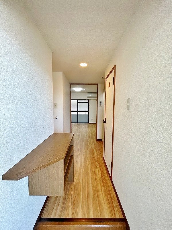 メゾン東武三萩野 玄関