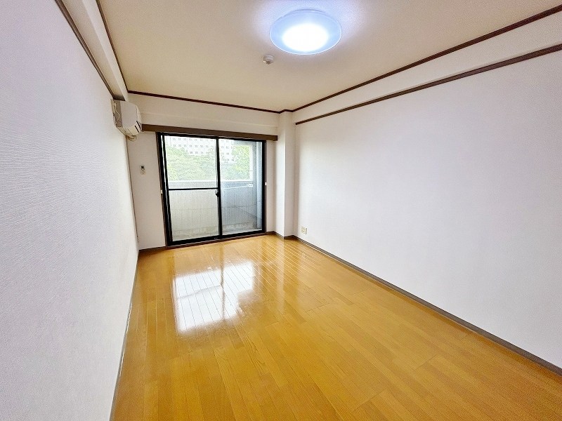 アヴィニール清水 リビング