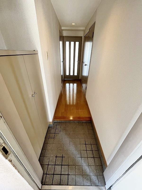 ギャラン小文字 玄関