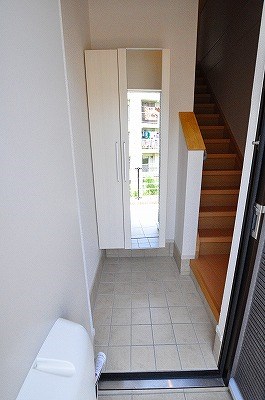 ルミナス  玄関