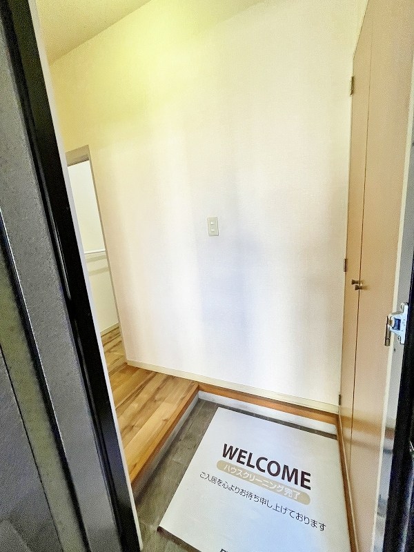 レシェンテ徳力　Ｄ棟  玄関