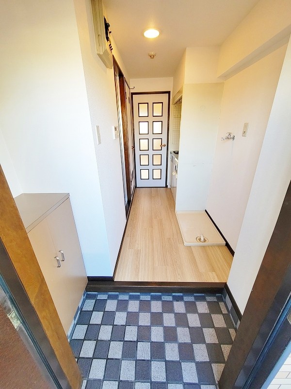 日神パレステージ九工大 玄関