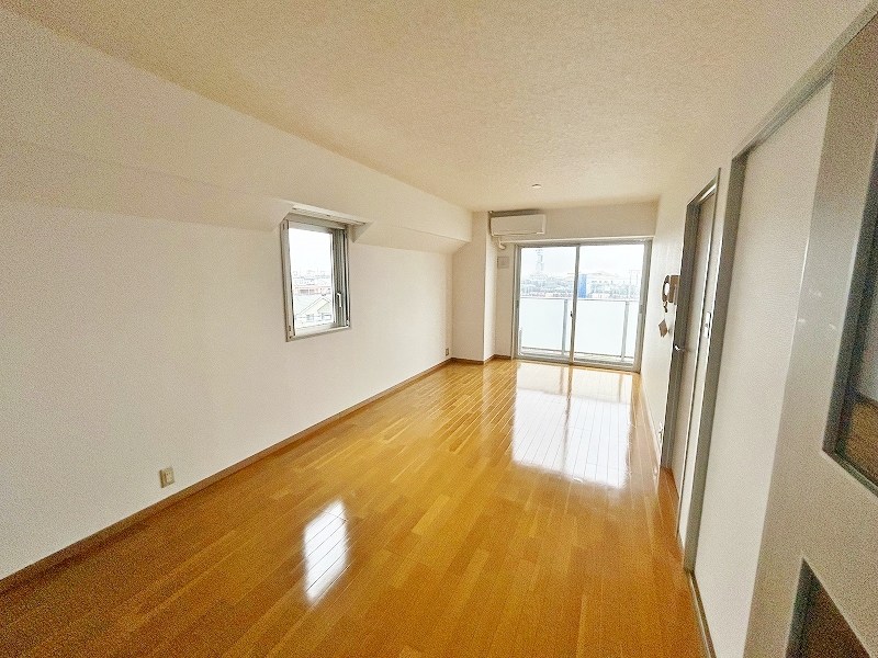 タカフジ・アパートメント  リビング