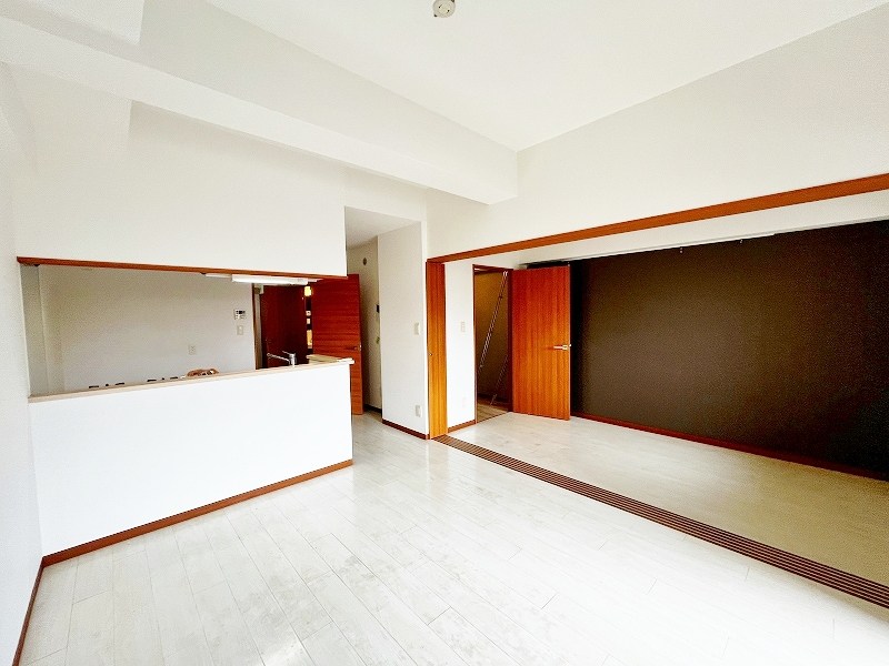 アヴィニールグランデ金田 リビング