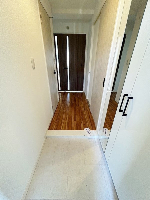 グランヒルズ三萩野 玄関