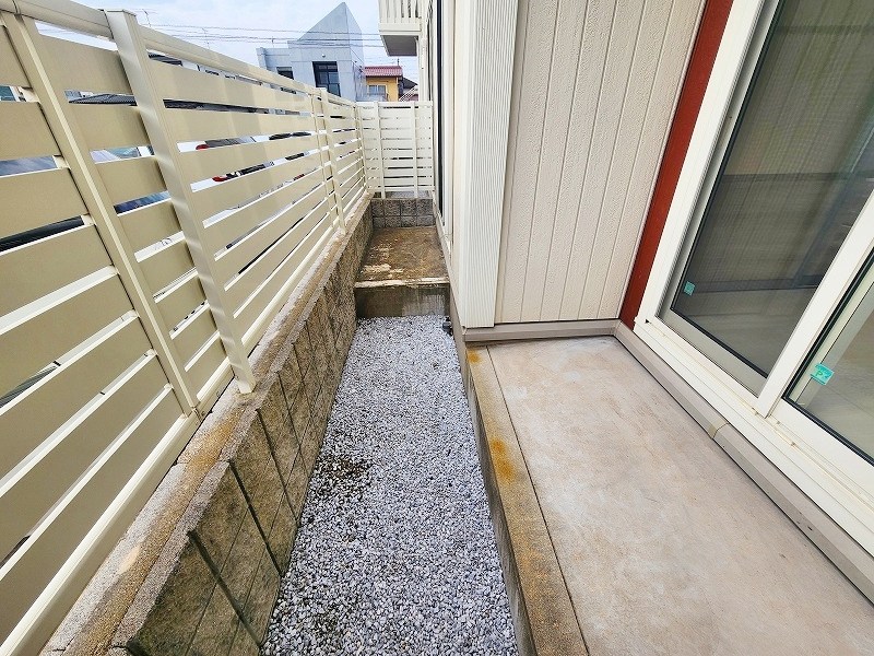 リーヴァ・ヴィラ　ヴィラ ベランダ