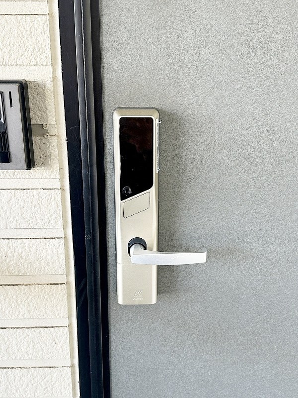 フロンティアＳ  玄関