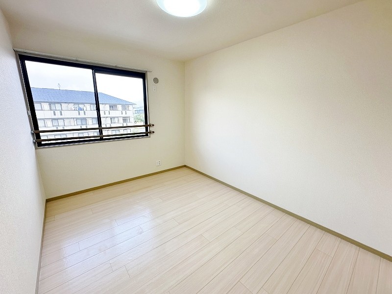 フロンティアＳ  ベッドルーム