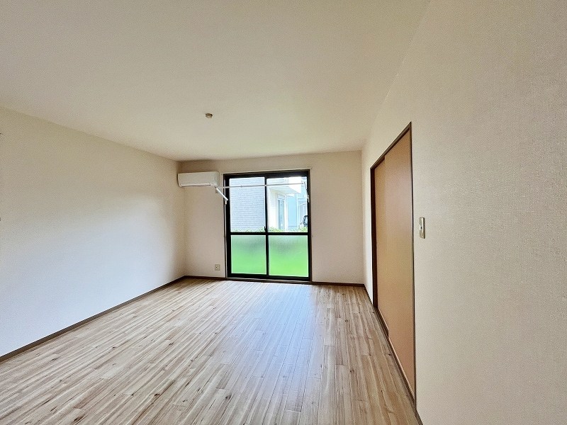 ファミーユ石田　A棟  リビング