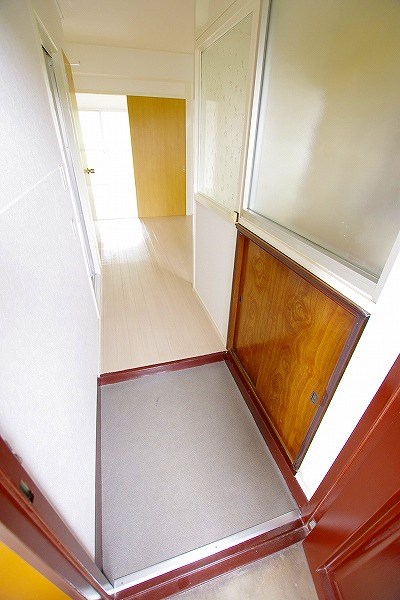 オアシス下到津 玄関