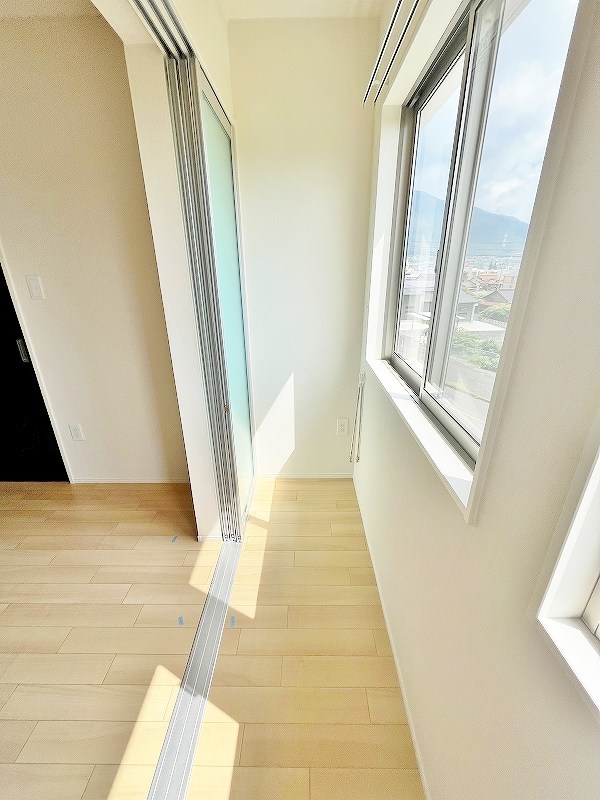 Chat　noir　M.ⅿ（チャットノワールM.ⅿ）  ベランダ