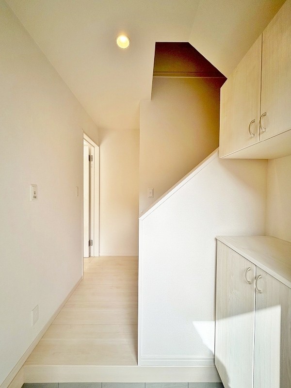 K.house　A棟 玄関