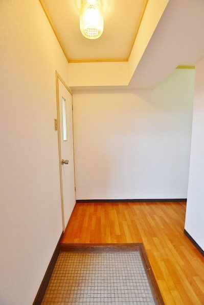 オアシス若園Ⅲ 玄関