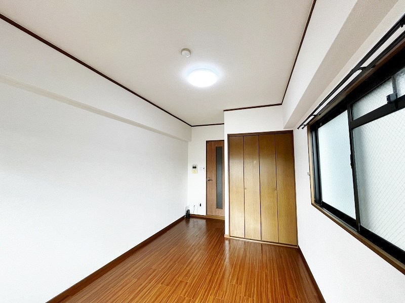 シヨン北九大前 リビング