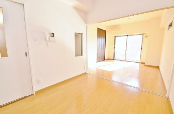 フリーエントＵＴ  リビング