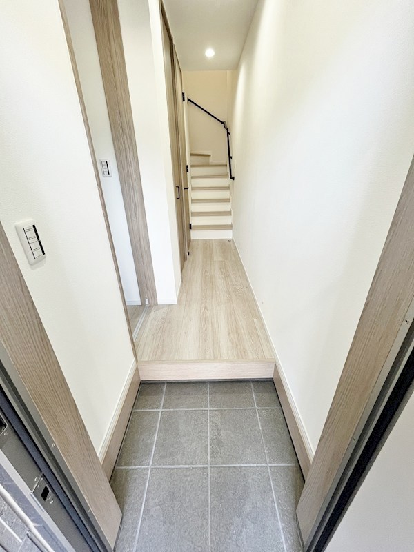 グラン若園 玄関