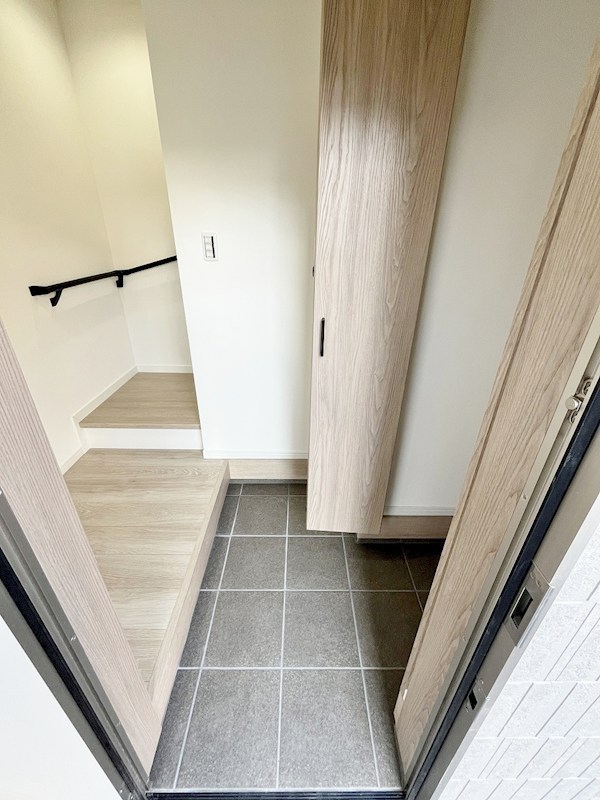 グラン若園 玄関