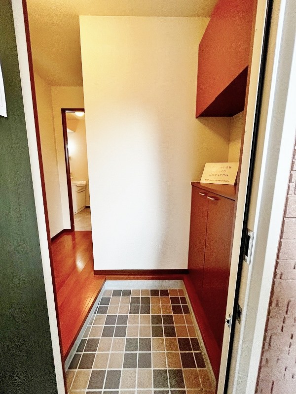 リンデンバーム　Ｂ棟  玄関